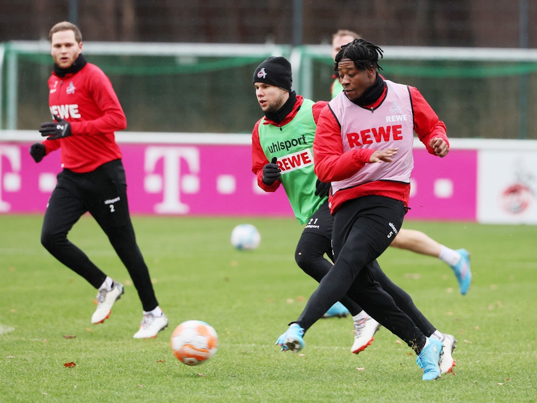Bright Arrey-Mbi im Training des 1. FC Köln