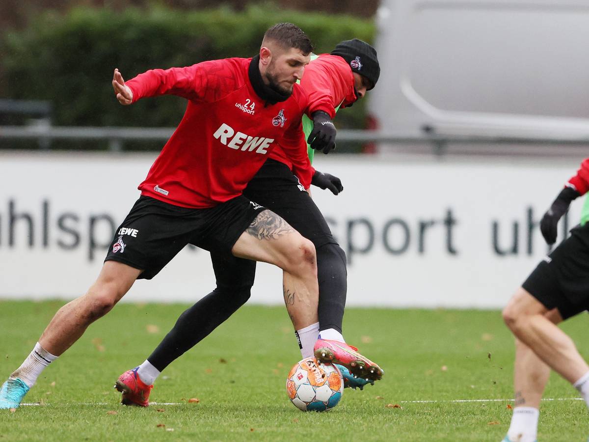 Julian Chabot im Training gegen Anthony Modeste.
