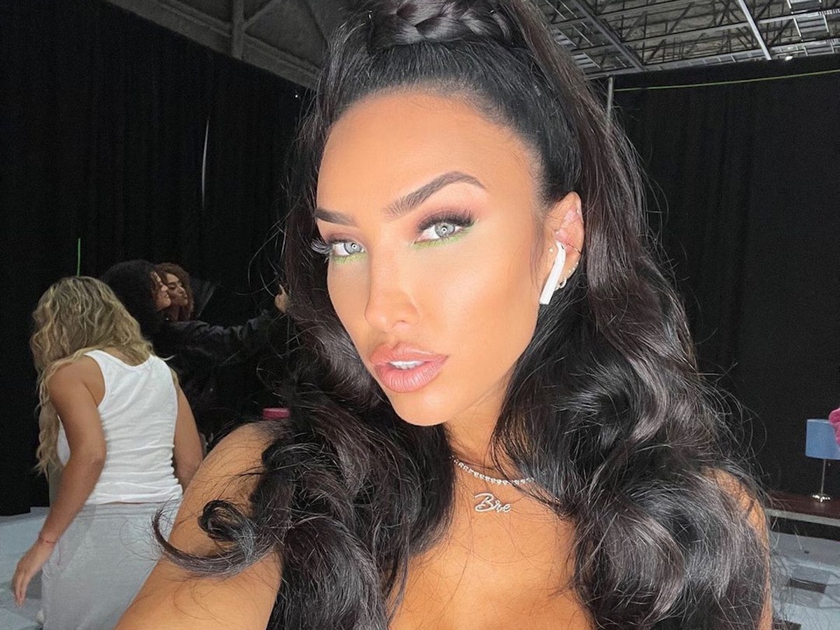 Breana Tiesi posiert für ein Selfie.