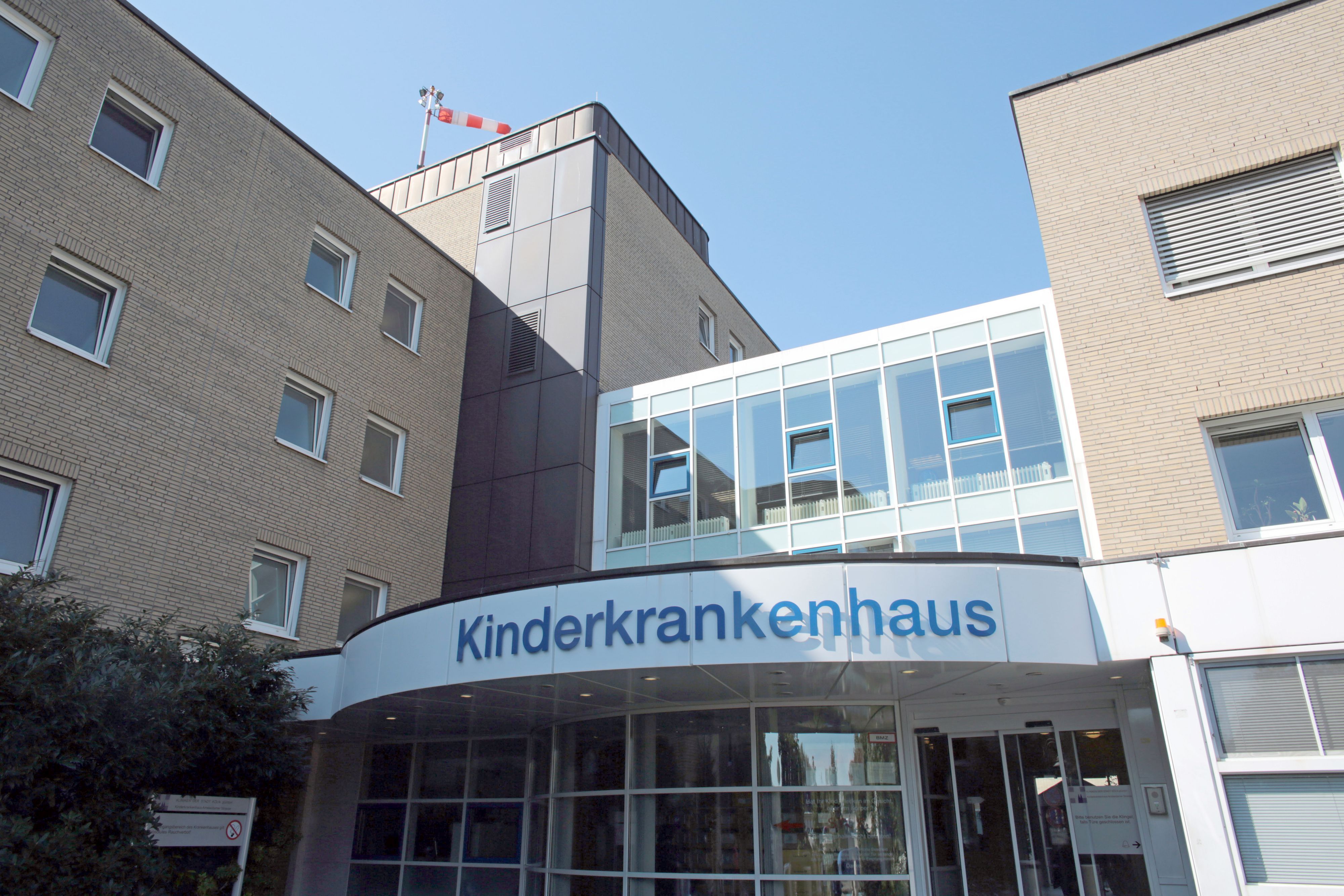 Haupteingang des Kinderkrankenhauses in Köln