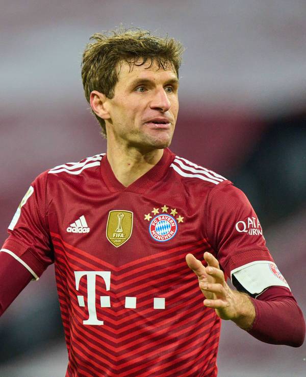 Thomas Müller gestikuliert im Spiel gegen Borussia Mönchengladbach.