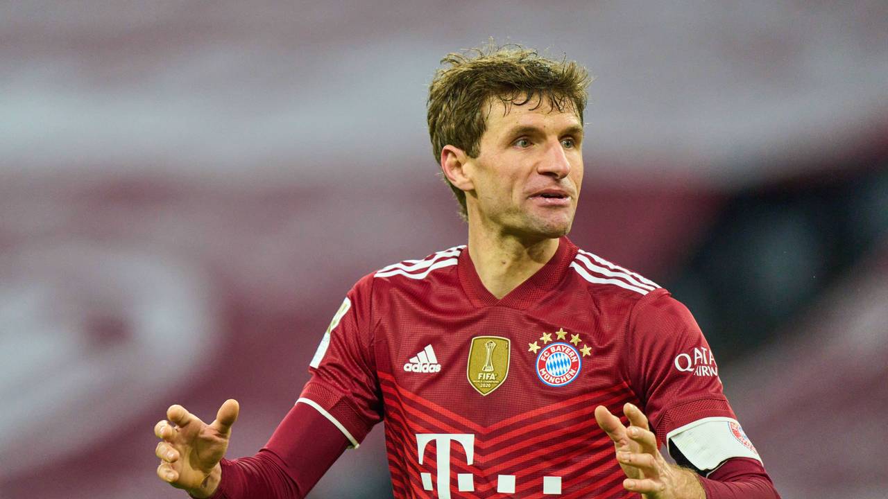 Thomas Müller gestikuliert im Spiel gegen Borussia Mönchengladbach.