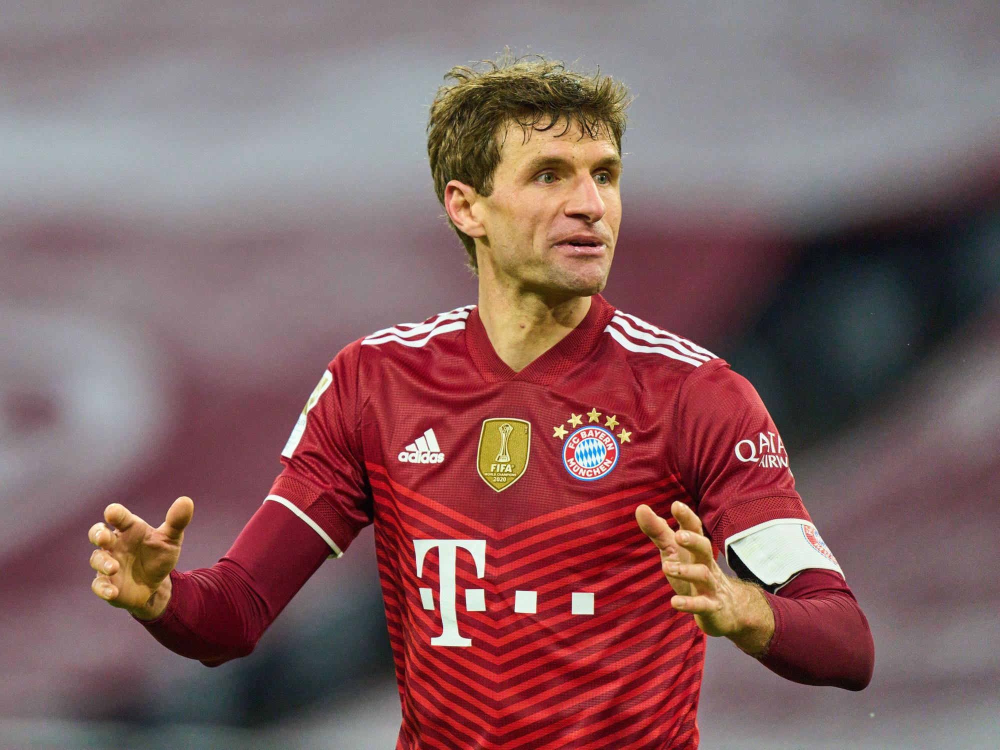 Thomas Müller gestikuliert im Spiel gegen Borussia Mönchengladbach.