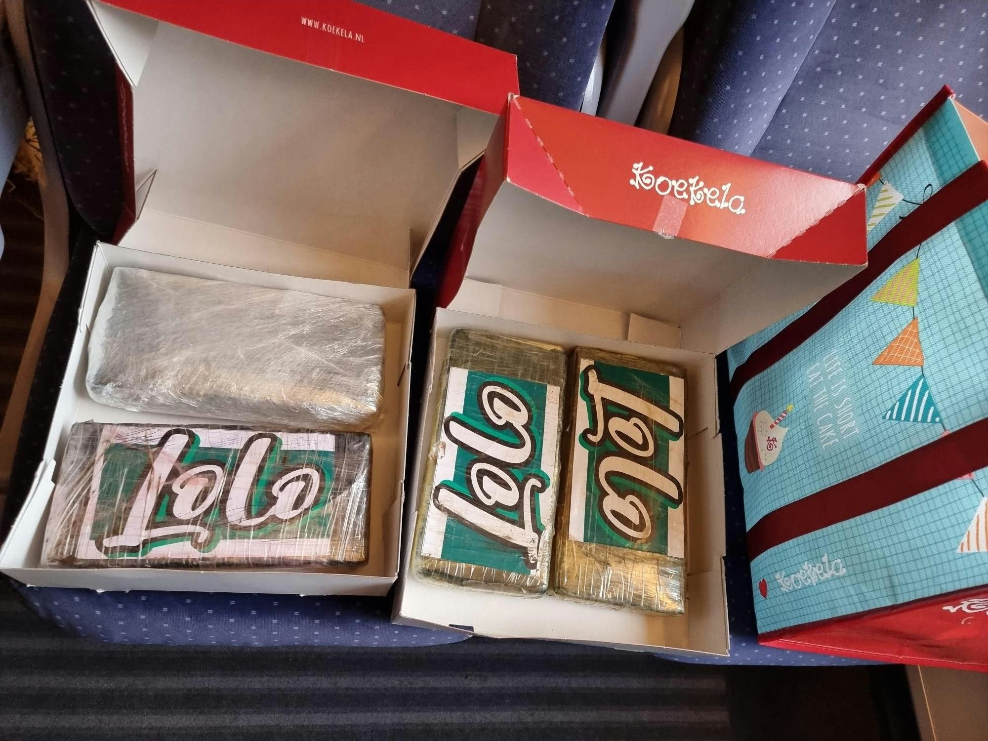 Bundespolizeikräfte haben fünf Kilogramm Kokain in Kuchen-Verpackungen sichergestellt.