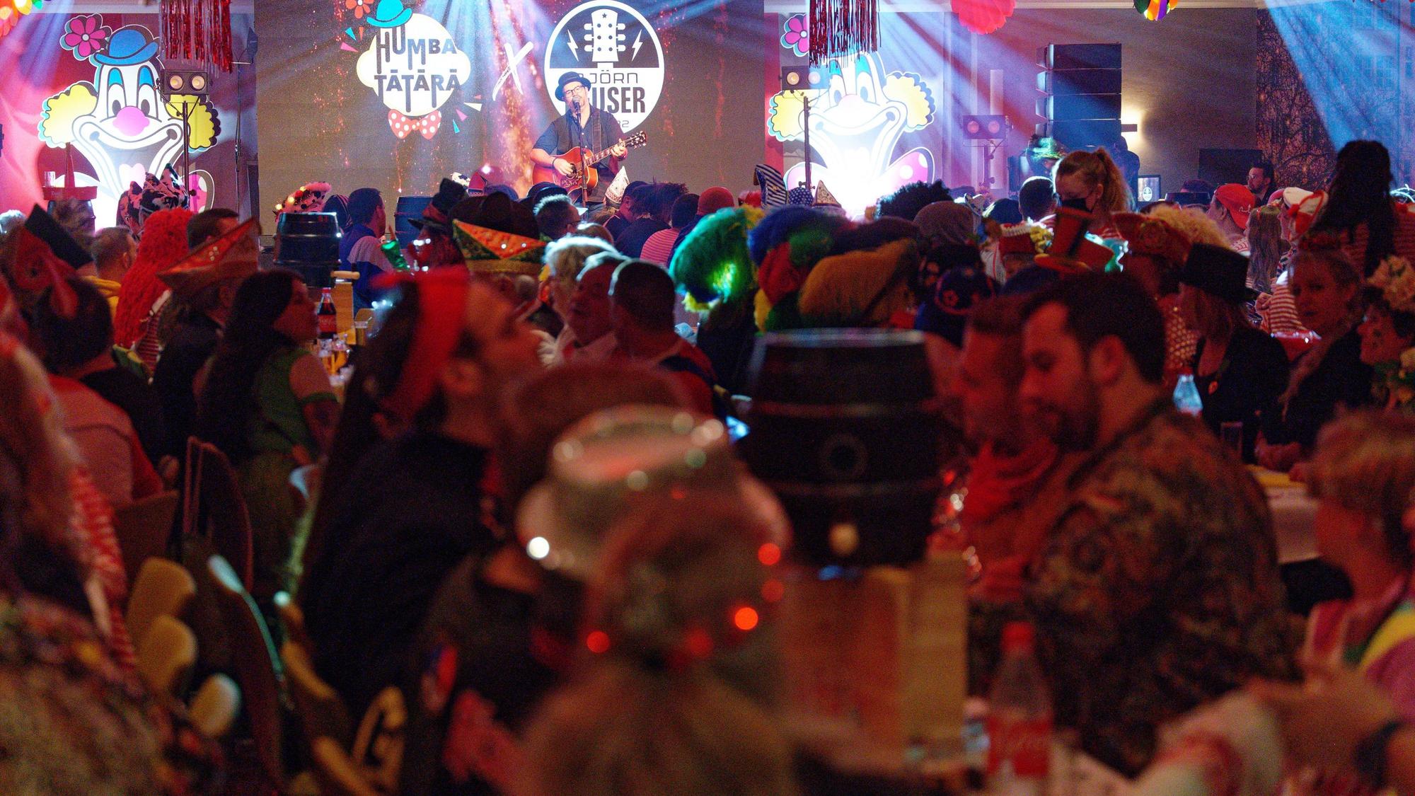 Für den Kölner Karneval (hier ein Foto vom 29. Januar) könnten die Lockerungen allerdings etwas zu spät kommen.