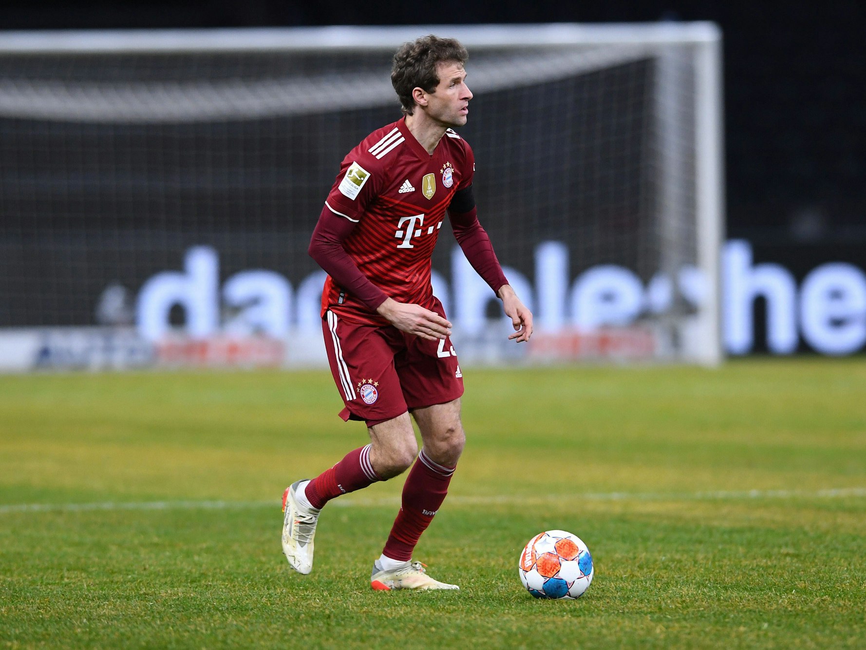 Thomas Müller führt den Ball