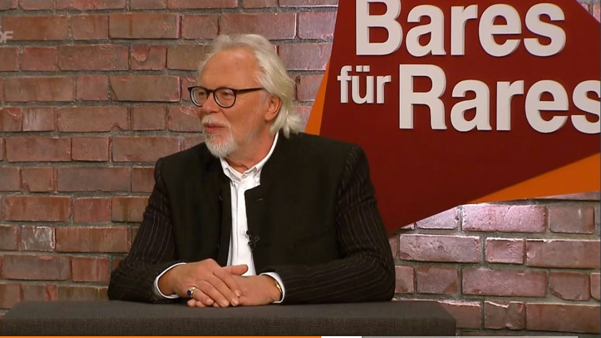 Der Screenshot zeigt Friedrich Häusser am 2. Febraur 2022 in der ZDF-Show „Bares für Rares“.