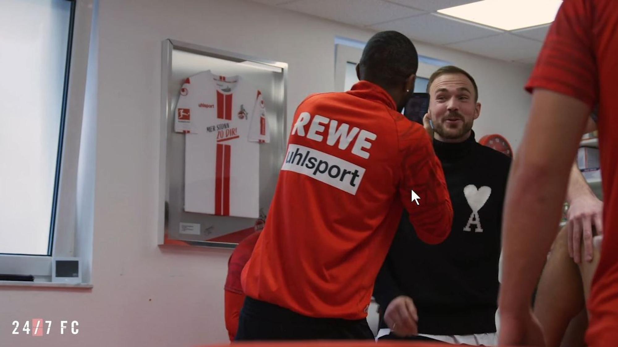 Anthony Modeste verabschiedet sich von Rafael Czichos.