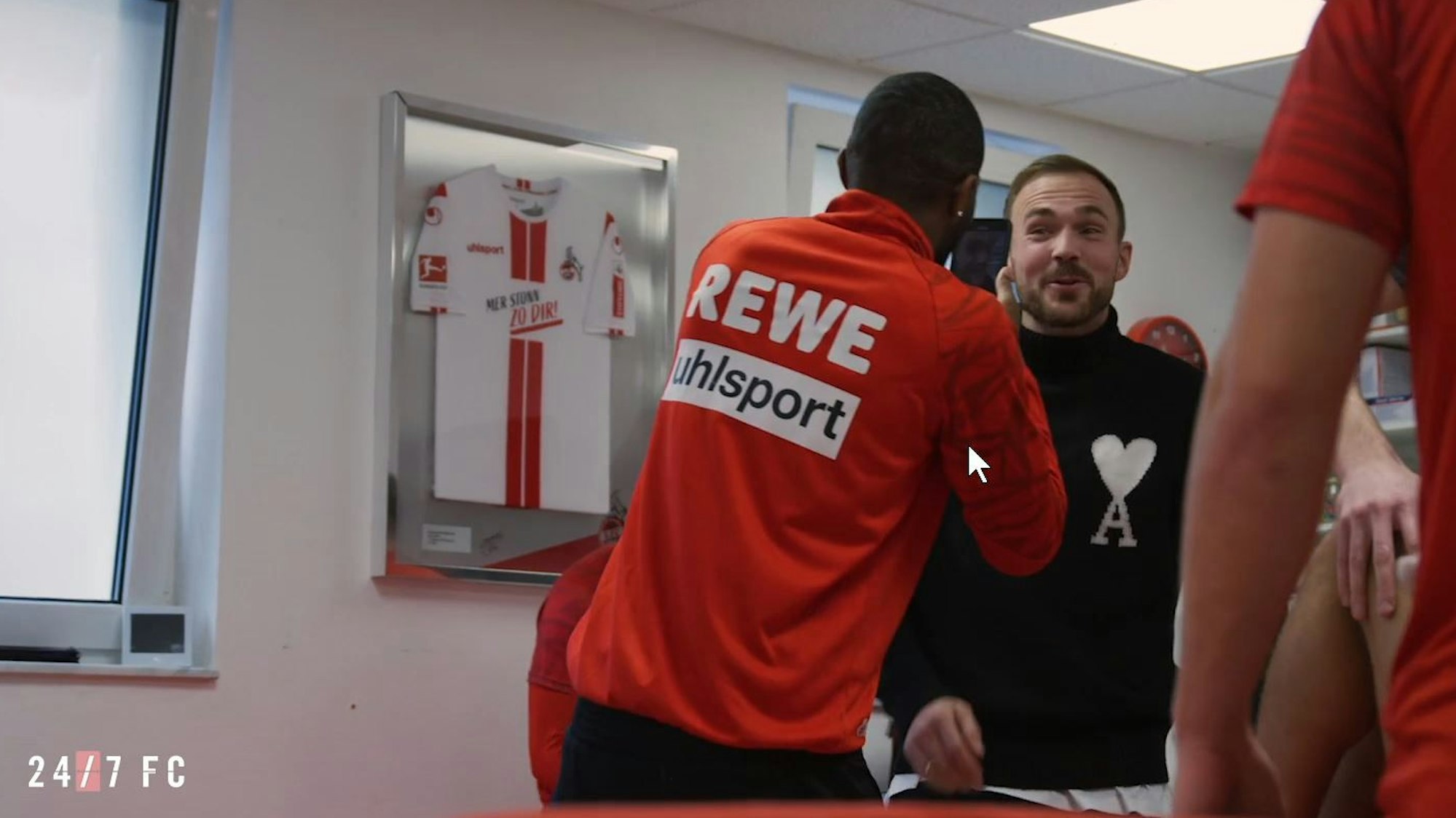 Anthony Modeste verabschiedet sich von Rafael Czichos.