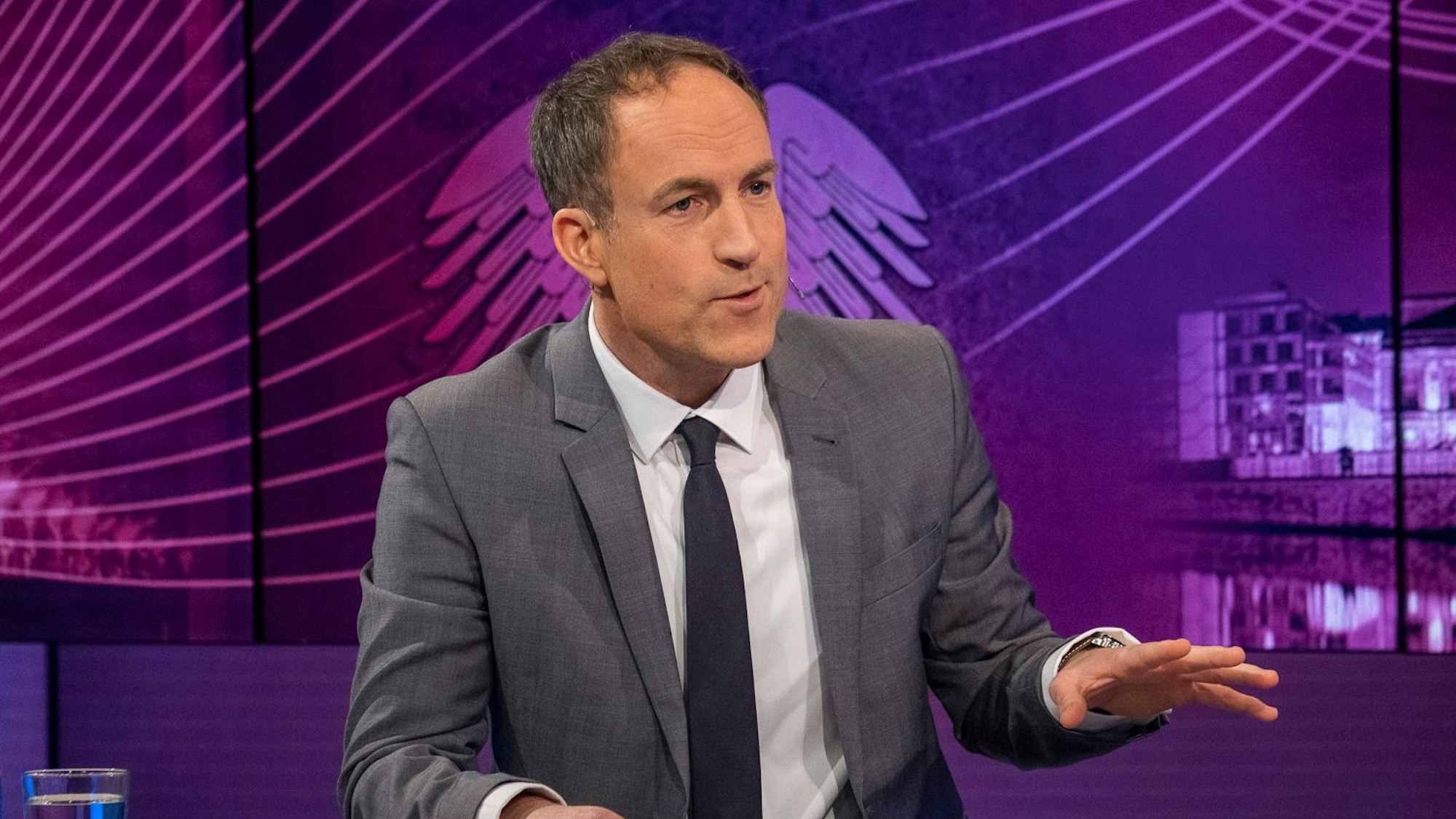 Kritisierte bei „maischberger. die woche“ am Mittwoch (02. Februar) scharf die Kommunikation der Bundesregierung in der Corona-Politik: T-Online-Chefredakteur Florian Harms.