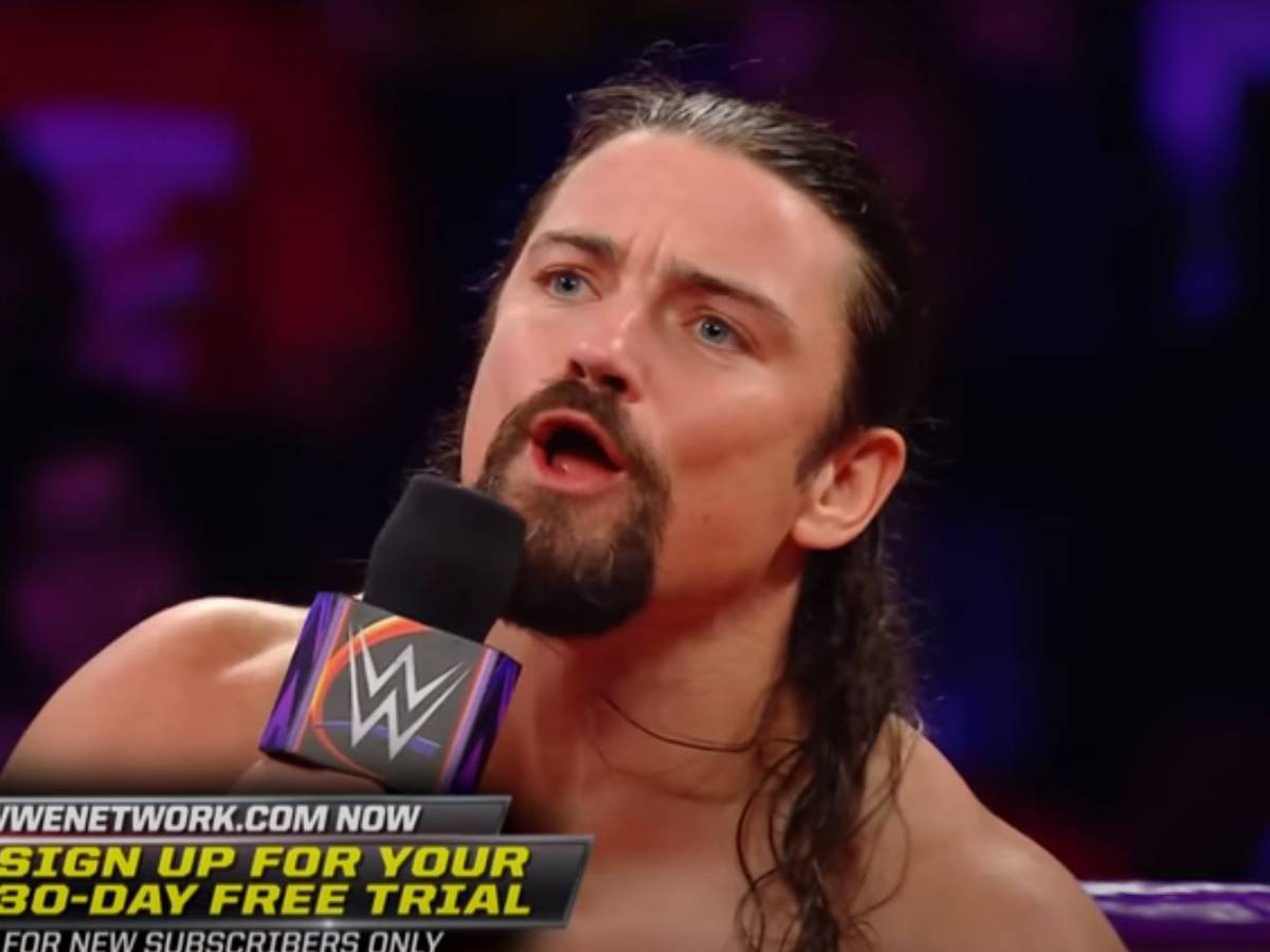 Wrestler Brian Kendrick spricht bei einer Wrestling-Show der WWE ins Mikrofon. Foto vom 22. August 2017.