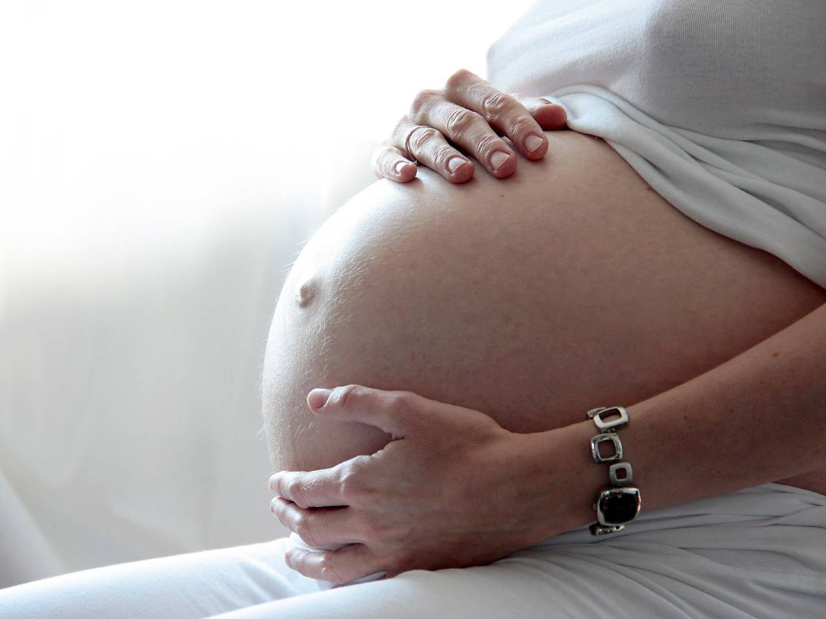 Die Schwangere (hier ein Symbolfoto) berichtet, dass auch ihr letztes Baby sehr schwer gewesen sei.
