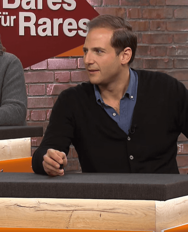 Händler Julian Schmitz-Avila (r.) und Roman Runkel bei „Bares für Rares“.