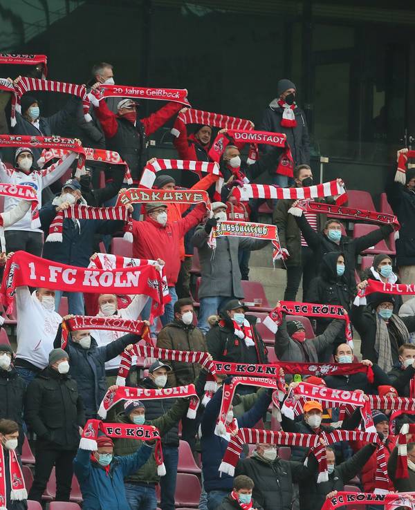 Die Fans des 1. FC Köln, hier beim Heimspiel gegen den FC Bayern am 15. Januar 2022, sorgen gegen Freiburg wieder für eine größere Kulisse.