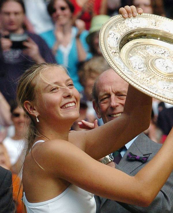 Maria Sharapova feiert den Sieg in Wimbledon.