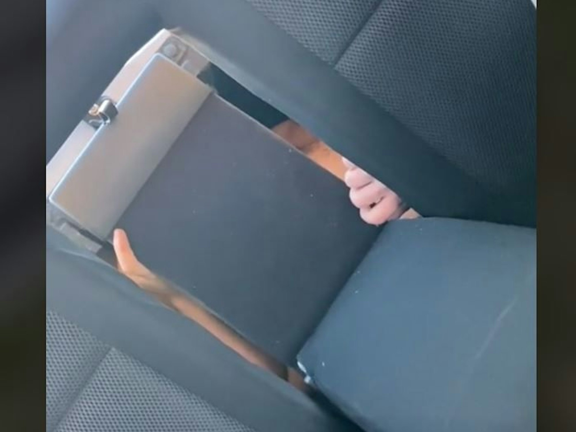 Bethany Coker entdeckte einen nackten Mann in ihrem Kofferraum.