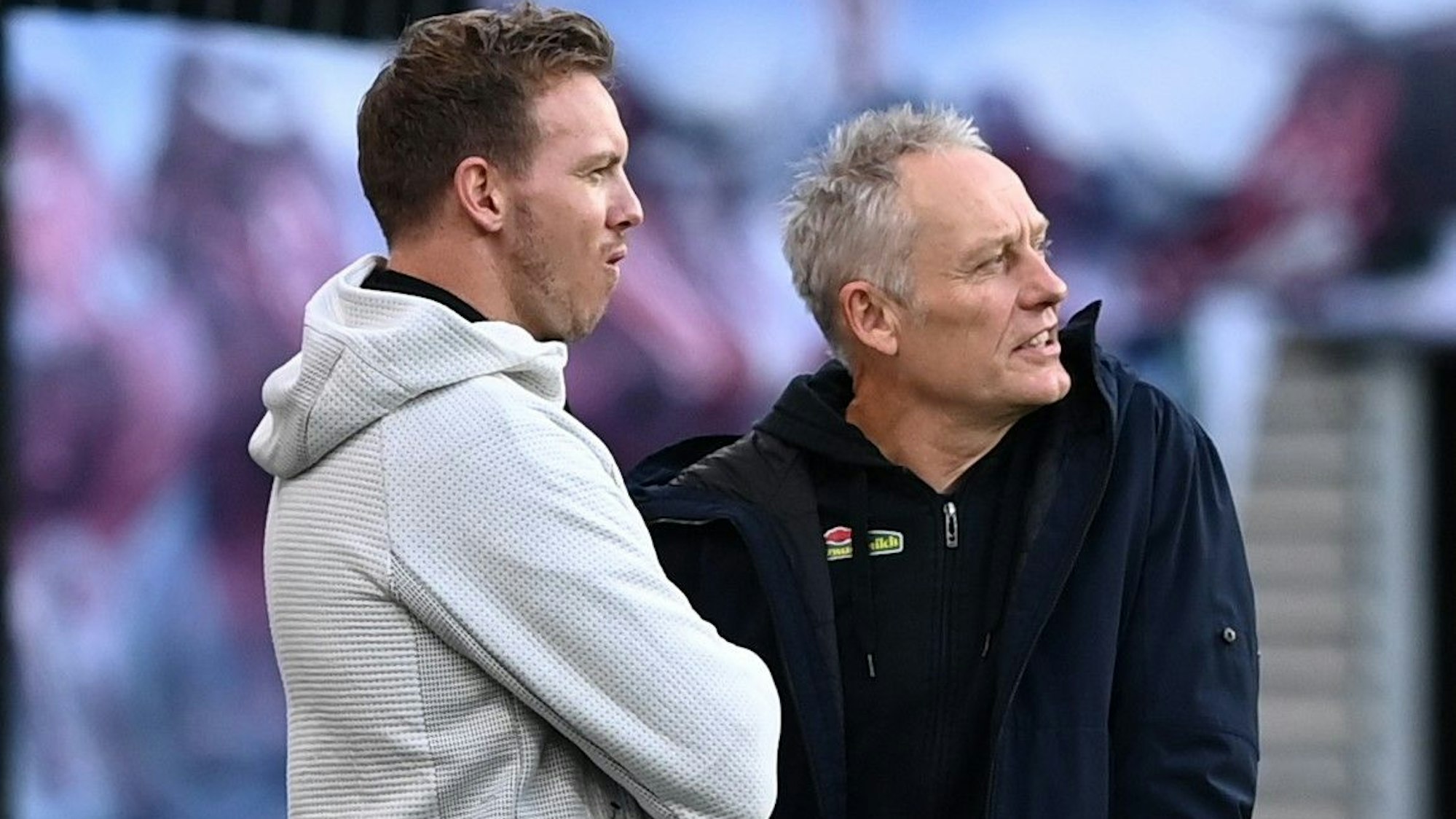 Christian Streich spricht mit Julian Nagelsmann