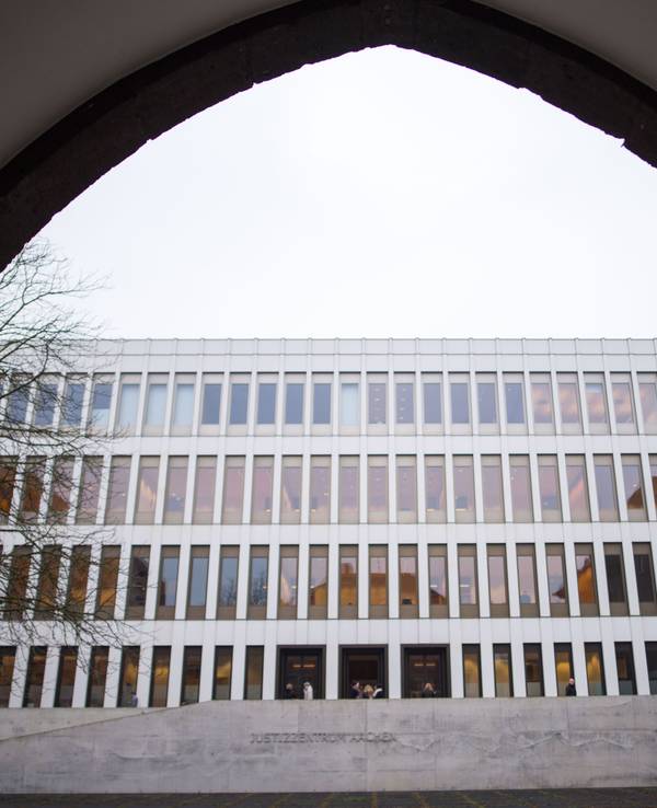 Das Justizzentrum Aachen mit dem Amts- und Landgericht.