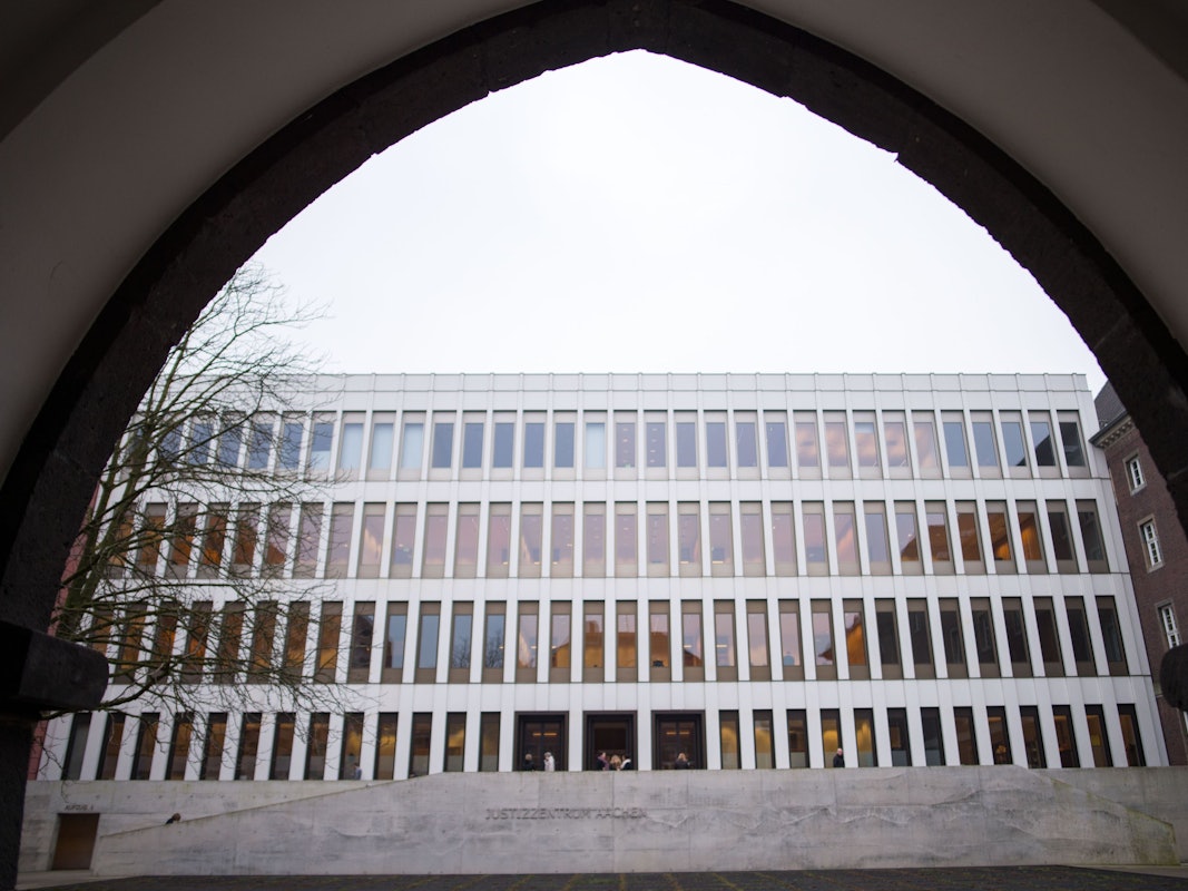 Das Justizzentrum Aachen mit dem Amts- und Landgericht.