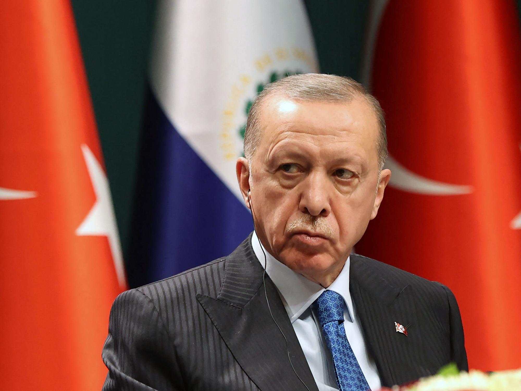 Präsident Erdogan hat sich mit Corona infiziert.