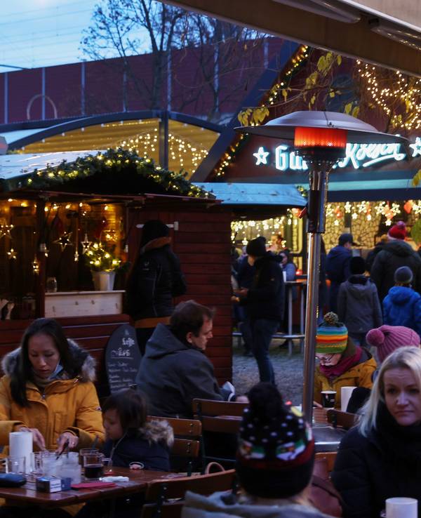 Köln: Weihnachtsmarkt im Herbrands in Ehrenfeld