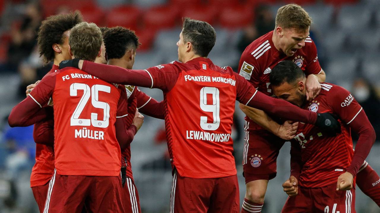 Der FC Bayern jubelt am Samstag (5. Februar 2022) über den Heimsieg gegen RB Leipzig.