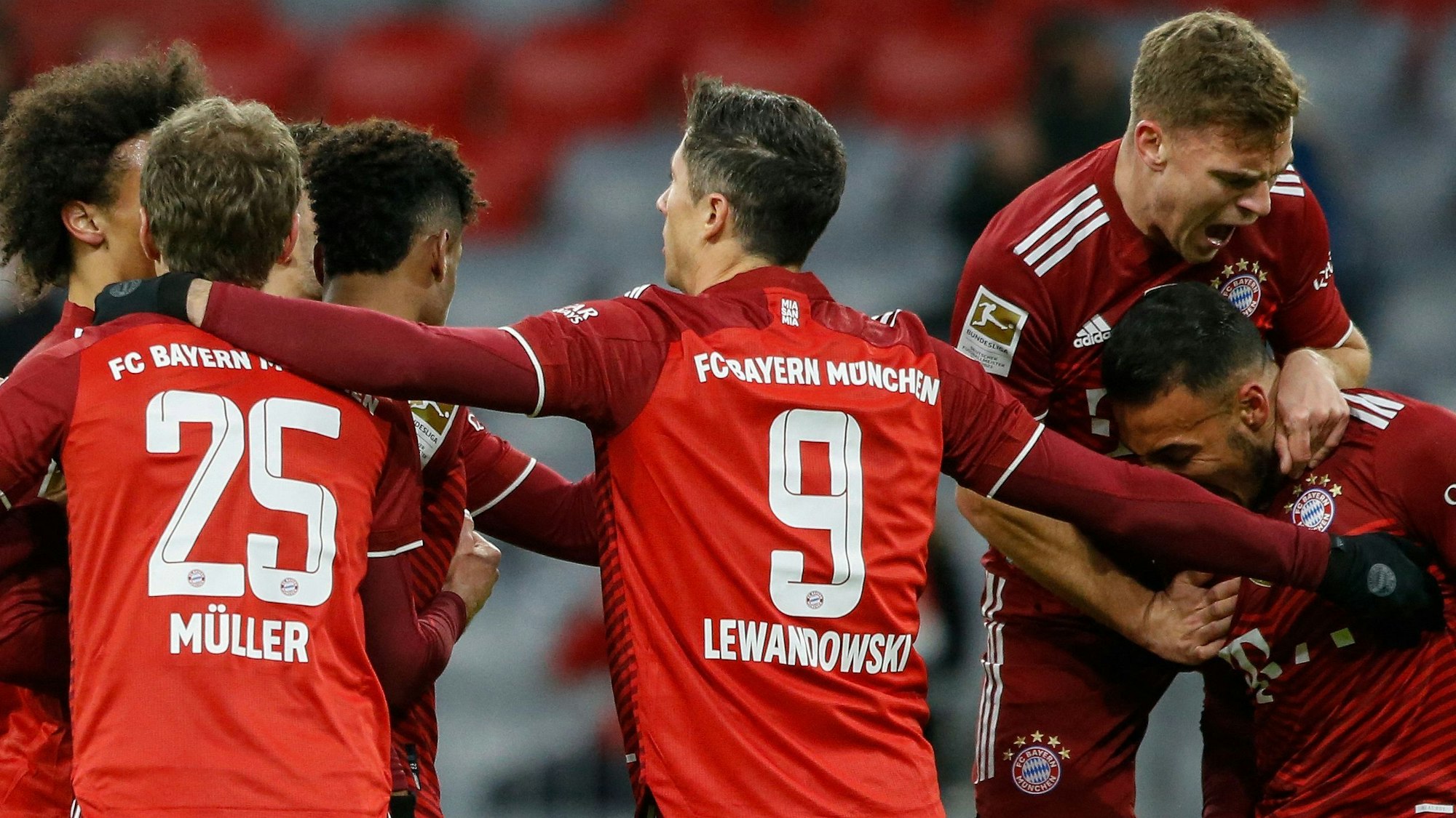 Der FC Bayern jubelt am Samstag (5. Februar 2022) über den Heimsieg gegen RB Leipzig.