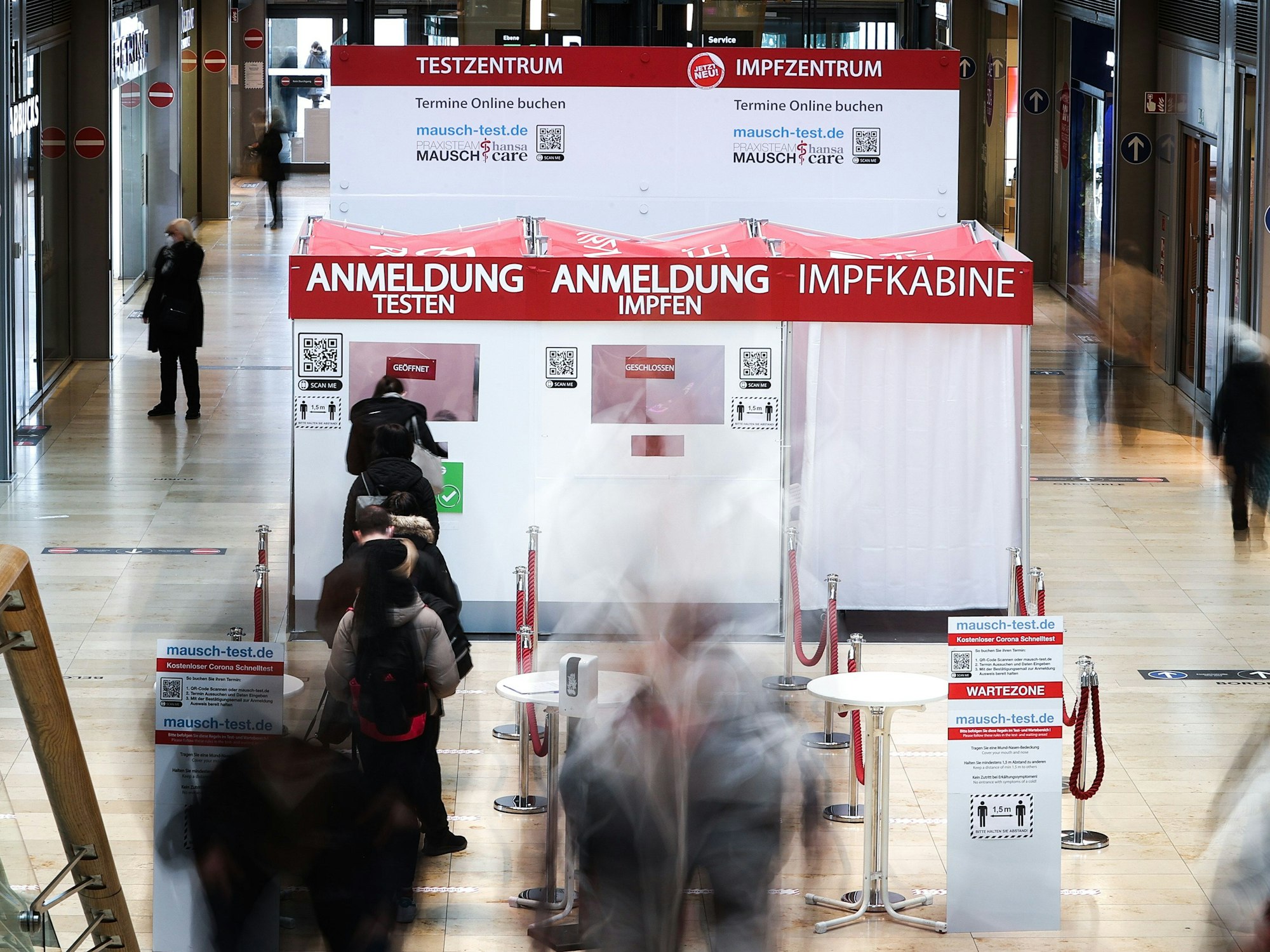 Vermutlich die besten Hilfsmittel im Kampf gegen die Corona-Pandemie: Testen und Impfen (hier ein Symbolfoto).