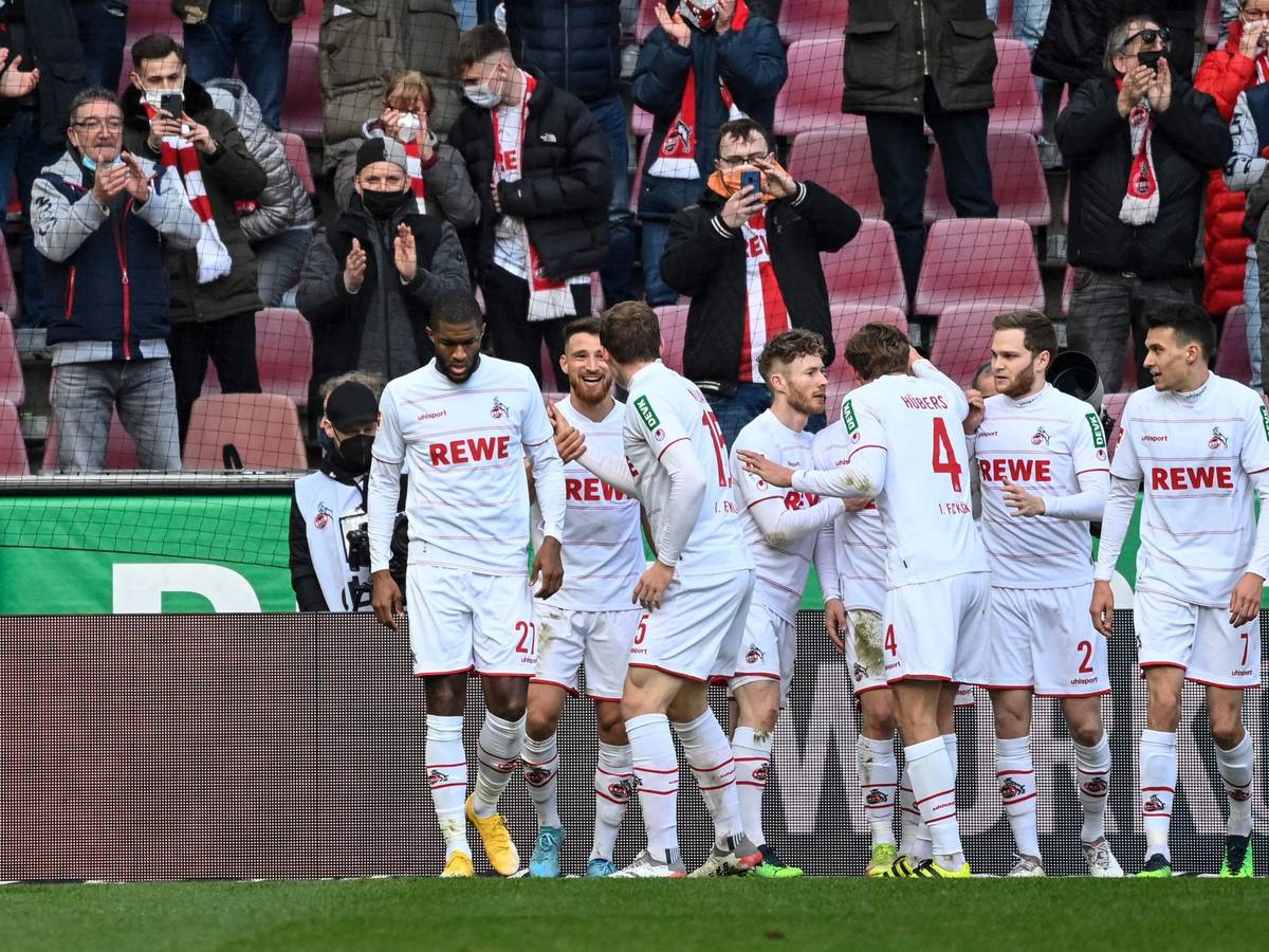 Anthony Modeste trifft für den 1. FC Köln gegen den SC Freiburg.