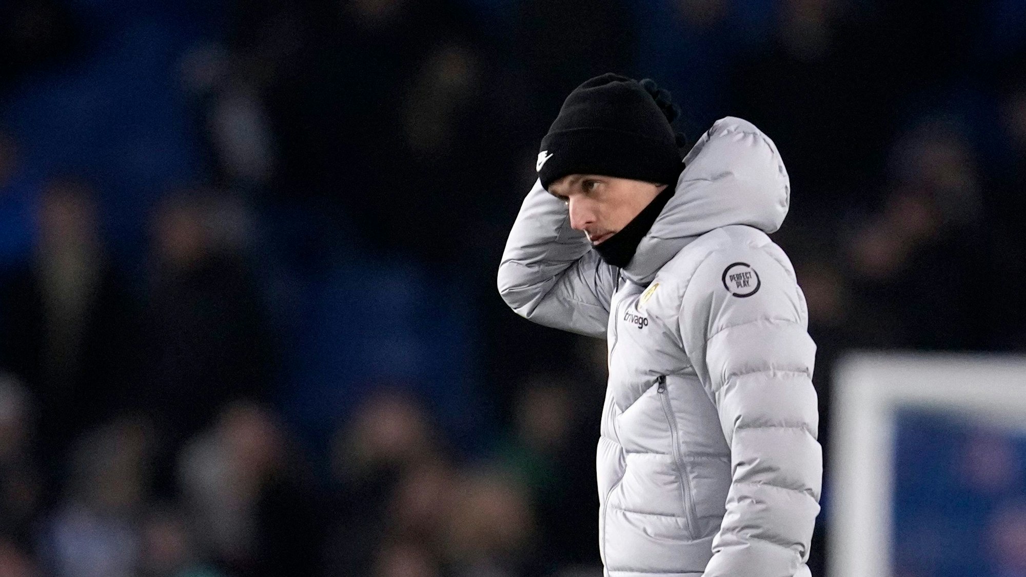 Chelseas Trainer Thomas Tuchel geht vom Platz.