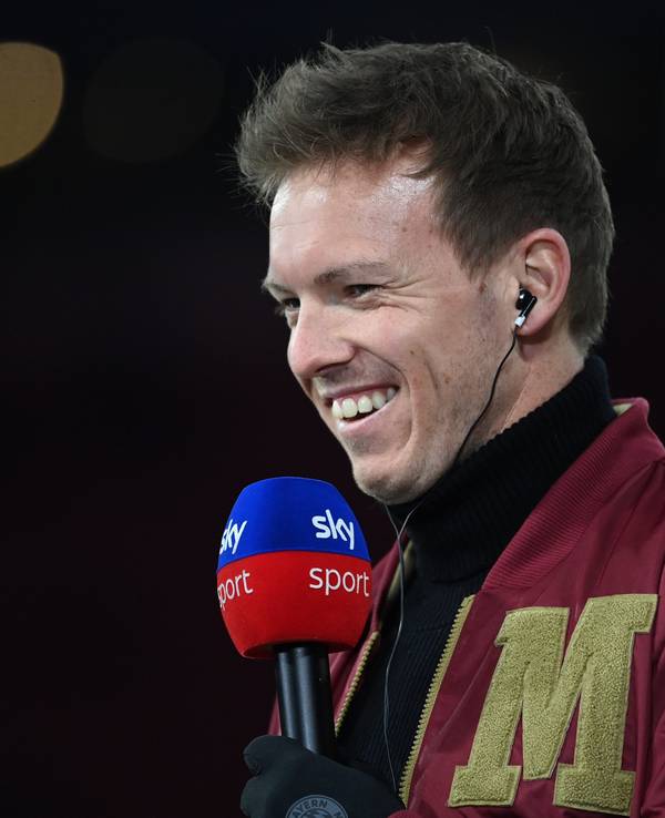 Julian Nagelsmann vom FC Bayern gibt ein Interview.
