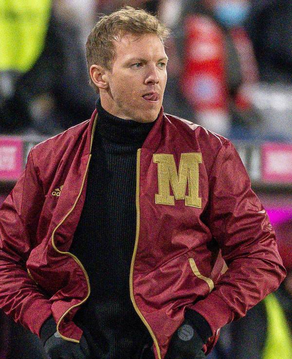 Julian Nagelsmann steht an der Trainerbank des FC Bayern München.
