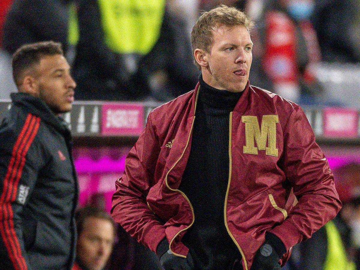 Julian Nagelsmann steht an der Trainerbank des FC Bayern München.