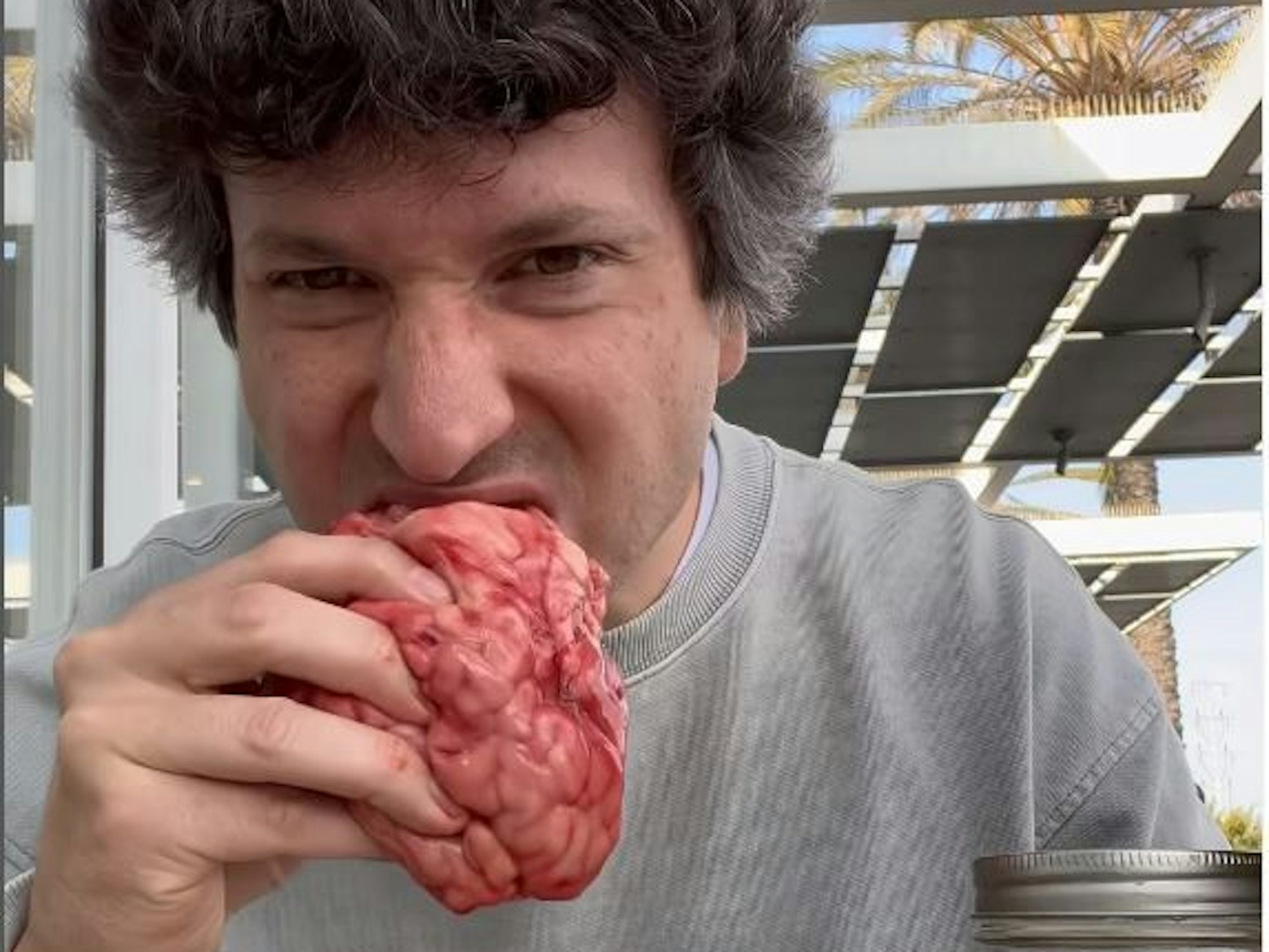 Extreme Diät: Mark Bell isst für sein „rawmeatexperiment“ nur noch rohes Fleisch.