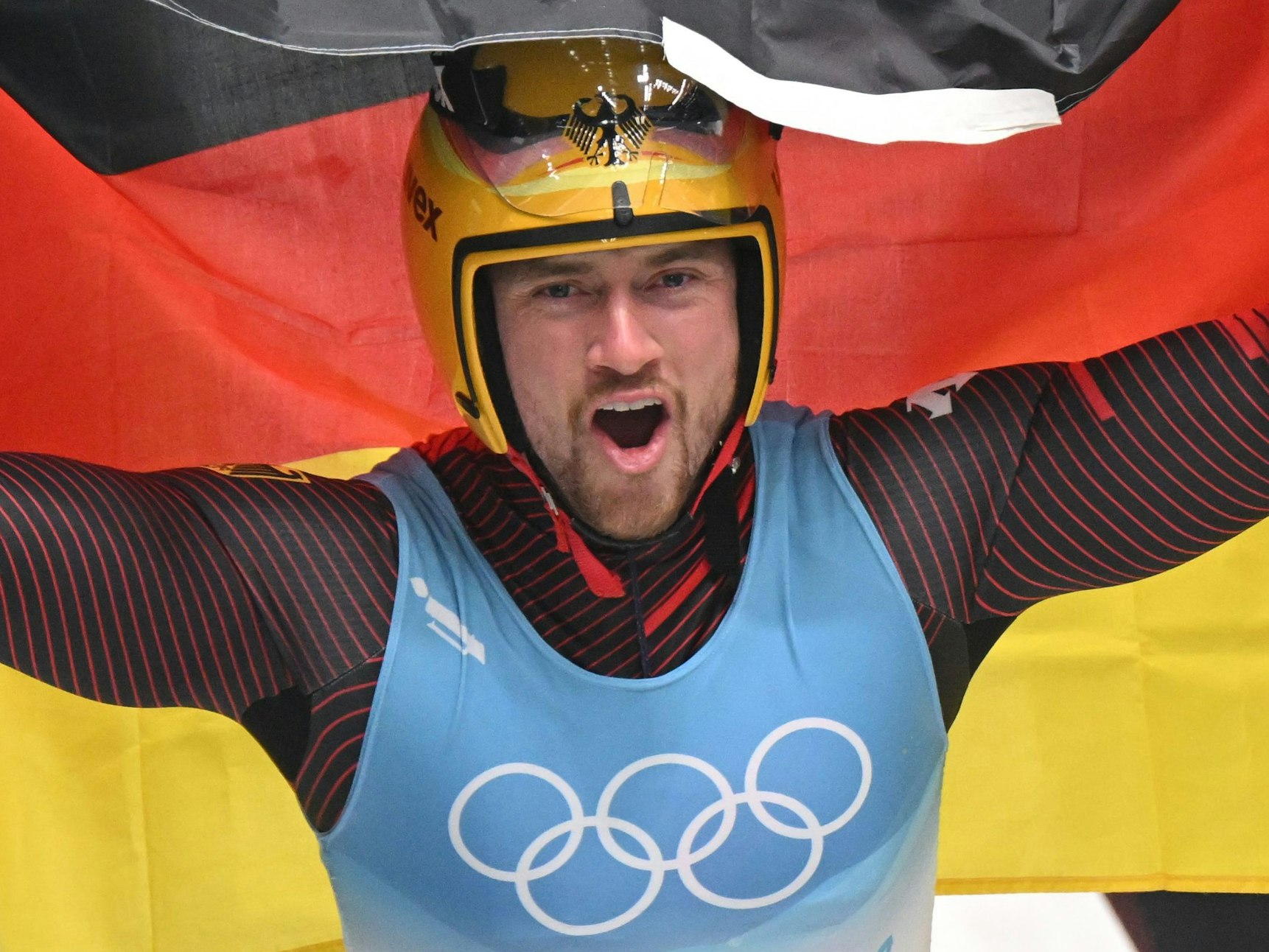 Johannes Ludwig aus Deutschland jubelt im Ziel.