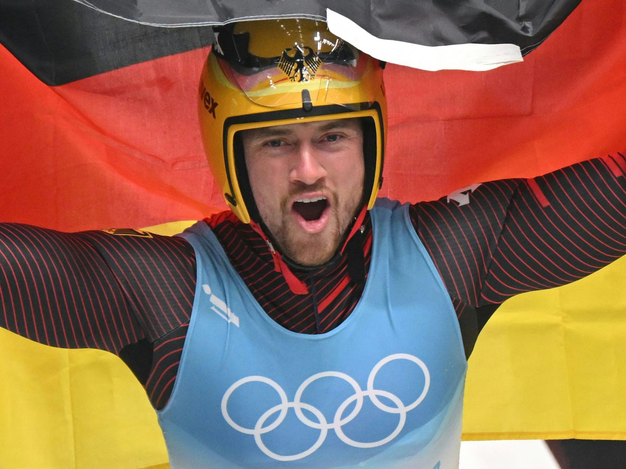 Johannes Ludwig aus Deutschland jubelt im Ziel.