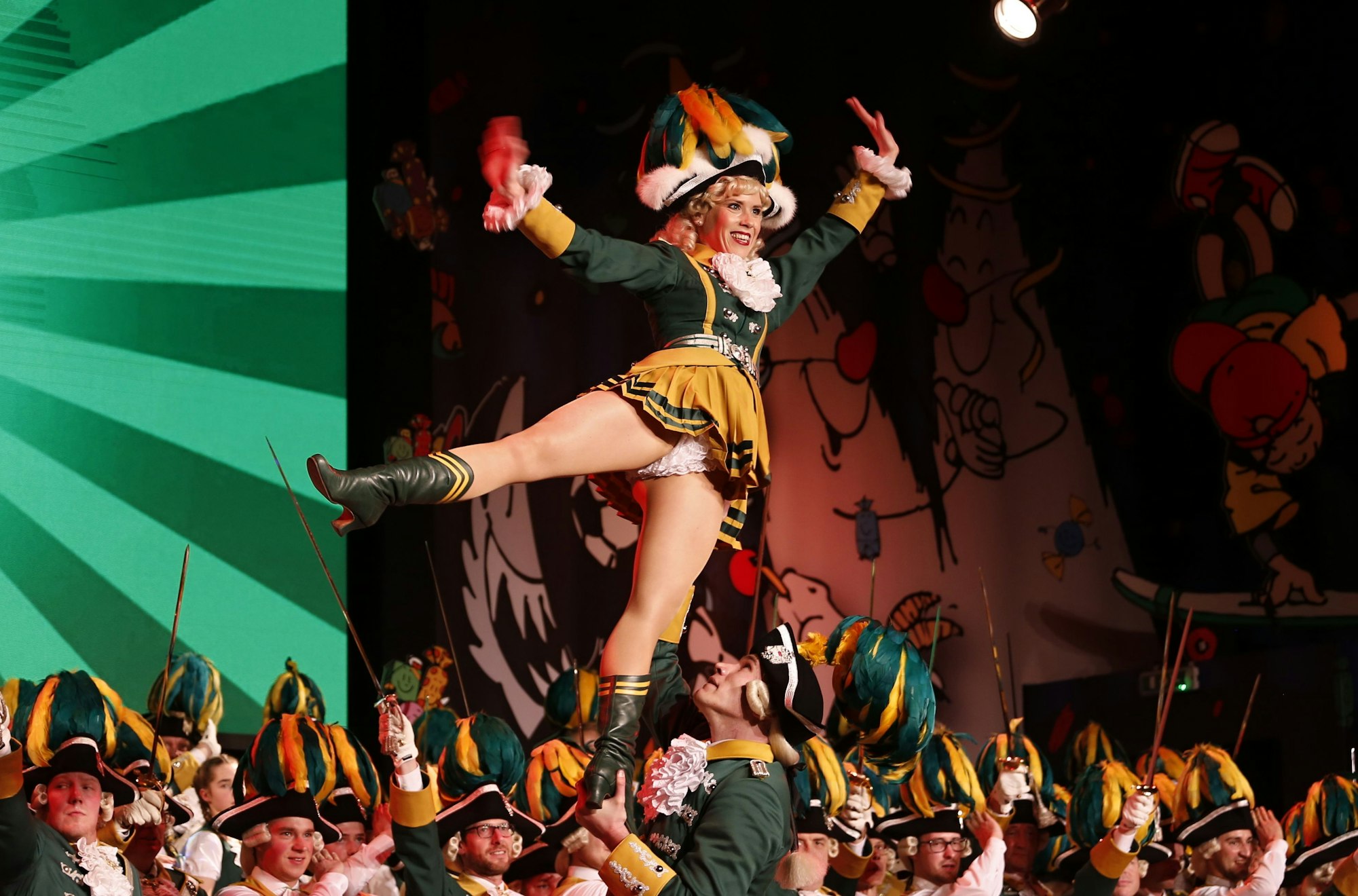 Anna-Sophia Sahm von der Ehrengarde in Köln auf der Bühne.