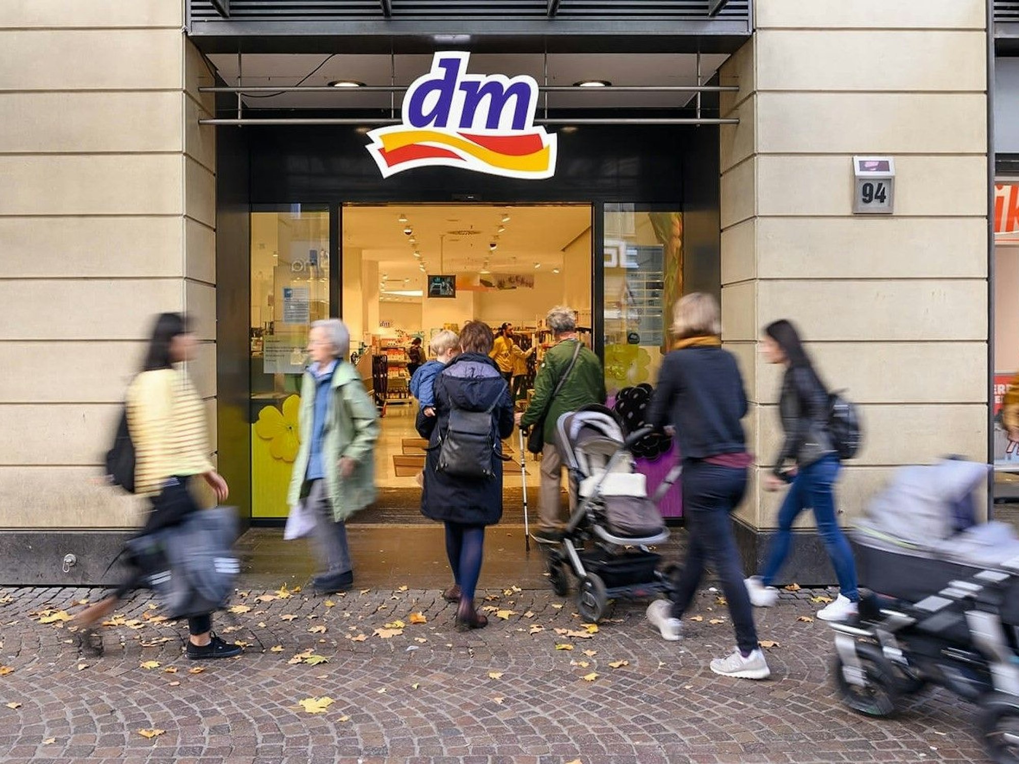 Rückruf aktuell: Die Knabbereien wurden bei dm (hier ein Symbolfoto von 2019) und bei Alnatura verkauft.