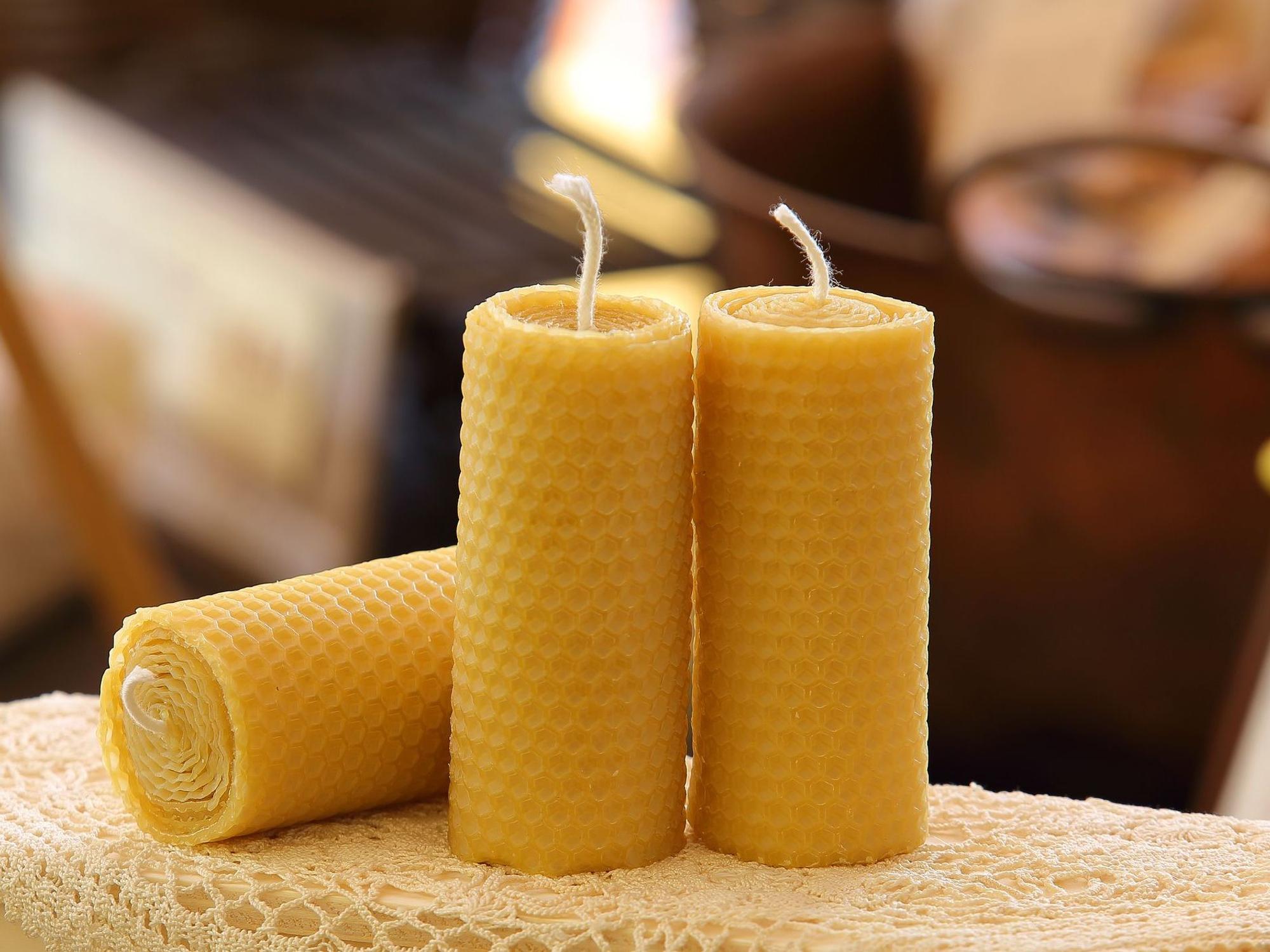 Bienenwachsplatten sind schnell eingerollt.