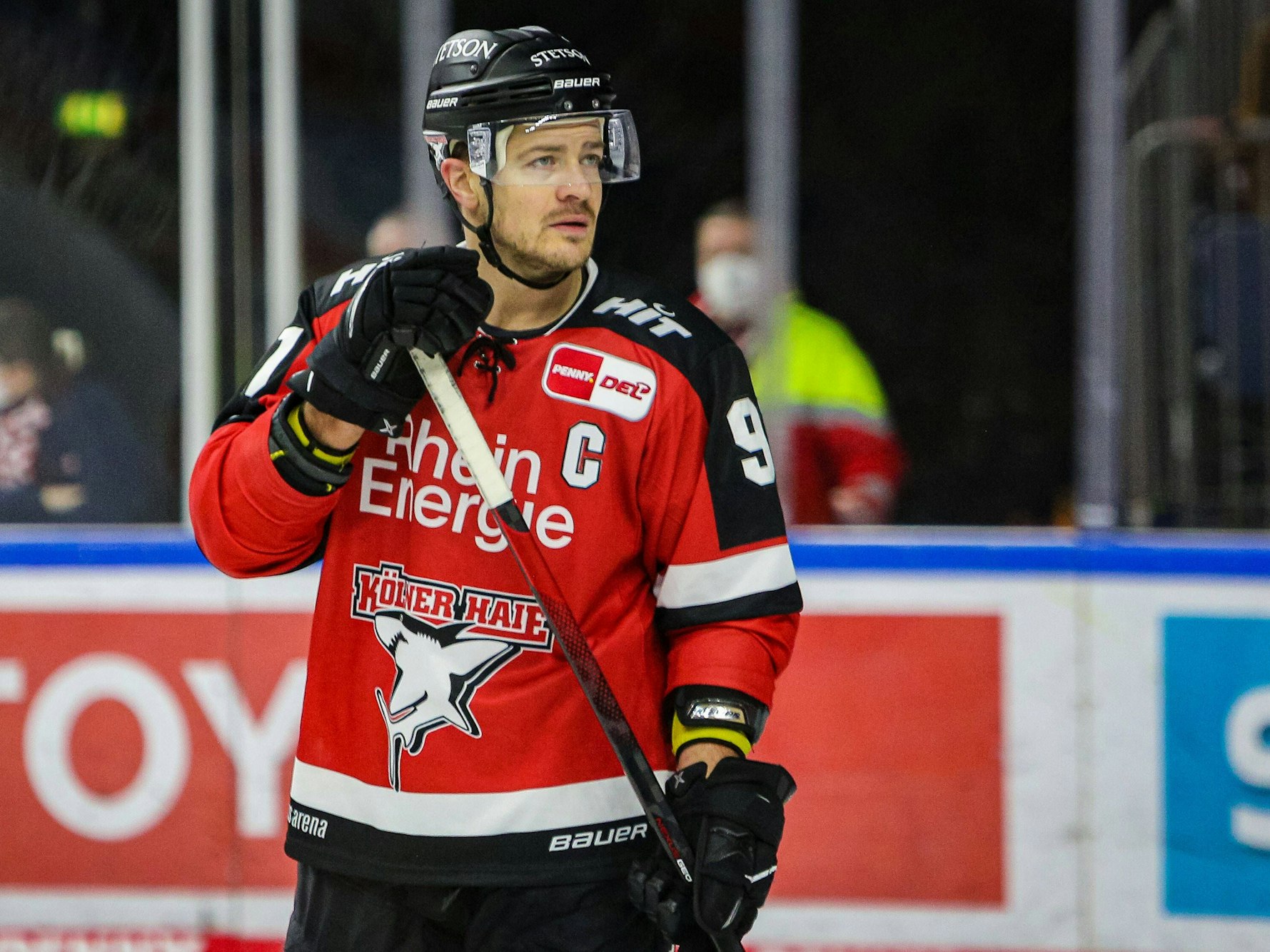 Moritz Müller verlor die Wahl zum Fahnenträger, hier im Spiel gegen Pinguins Bremerhaven am 3. Januar 2022.