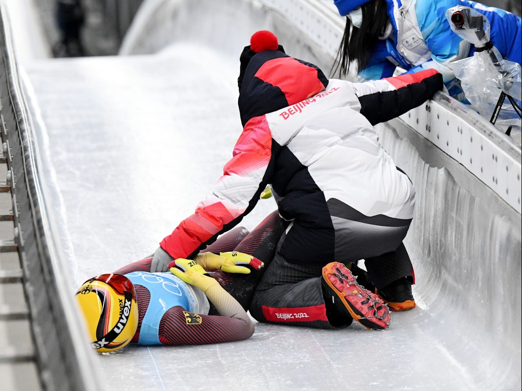 Sturz von Julia Taubitz am 7. Februar im Eiskanal von Yanying.