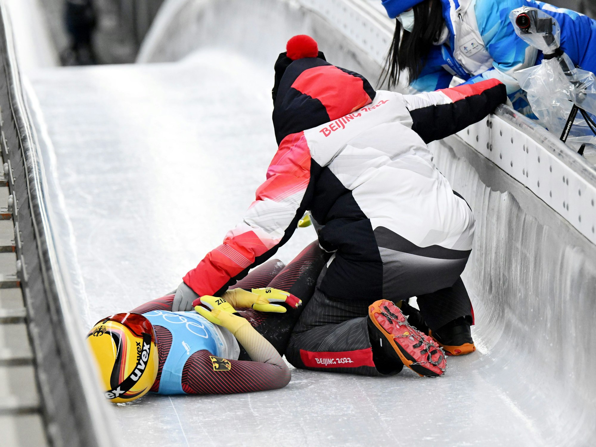 Sturz von Julia Taubitz am 7. Februar im Eiskanal von Yanying.