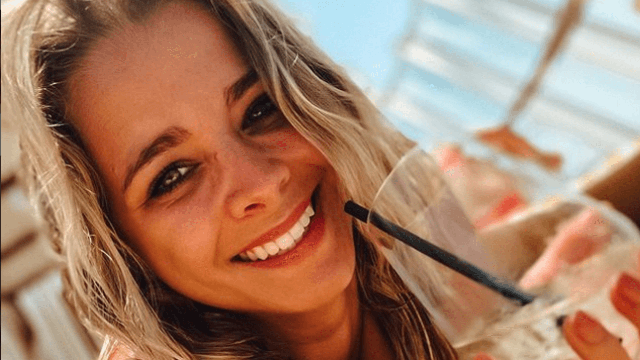 Saskia Atzerodt lächelt auf einem Instagram-Selfie vom 14. Juli 2021.