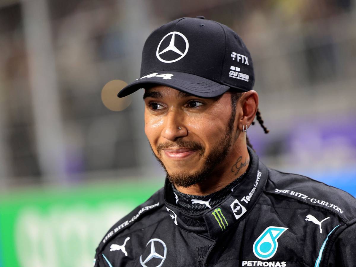 Merceds-Pilot Lewis Hamilton an der Rennstrecke.