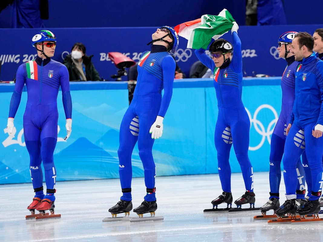 Eisschnelllauf: Bereits am ersten Tag der Medaillenentscheidungen bei Olympia 2022 in Peking holte sich Italien die erste Medaille.