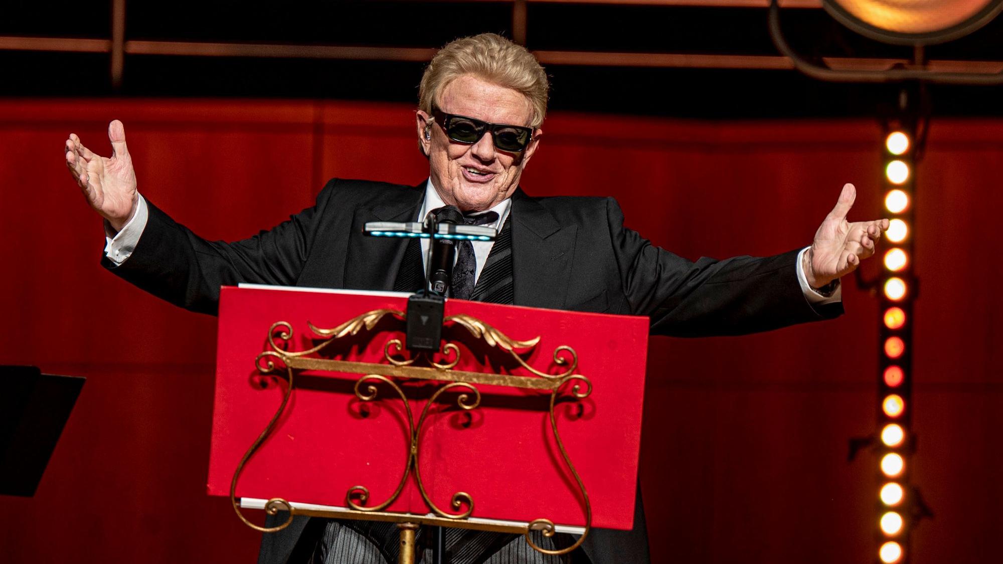 Der Sänger Heino tritt in der Tonhalle auf. Hier gibt er sein Konzert "Heino goes Klassik - Ein deutscher Liederabend"