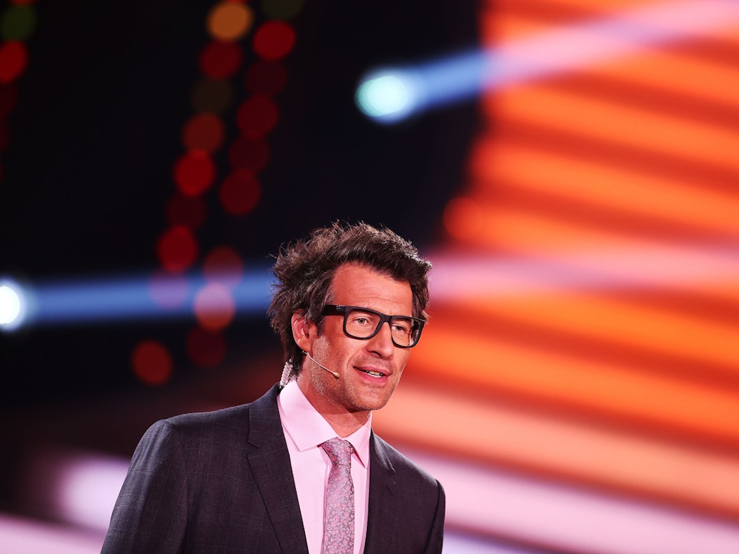 Der Moderator Daniel Hartwich steht bei der RTL-Tanzshow „Let’s Dance“ auf der Bühne.