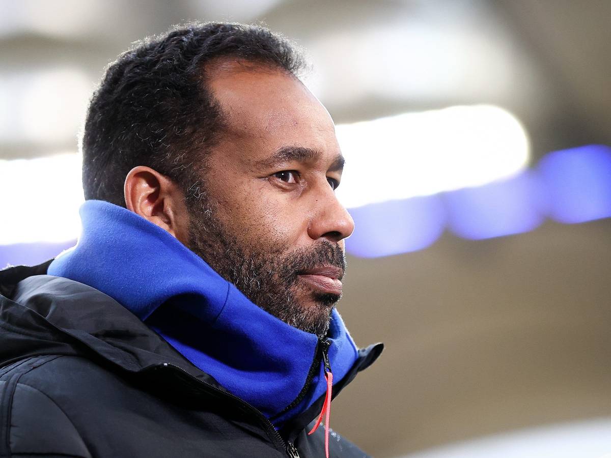 Hamburgs damaliger Trainer Daniel Thioune in Hamburg beim Spiel zwischen dem Hamburger SV und Darmstadt 98 am 9. April 2021.