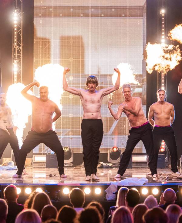 Showtime of my Life - Stars gegen Krebs
V.l.: Pascal Hens, Oli Petszokat, Michael Roth, Mickie Krause, Heiko Wasser, Jan Sosniok, Kim Tränka
