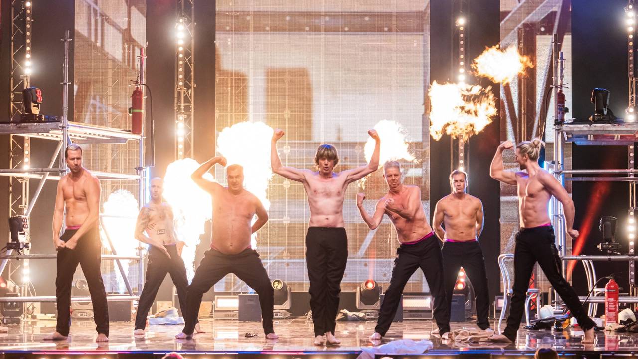 Showtime of my Life - Stars gegen Krebs
V.l.: Pascal Hens, Oli Petszokat, Michael Roth, Mickie Krause, Heiko Wasser, Jan Sosniok, Kim Tränka